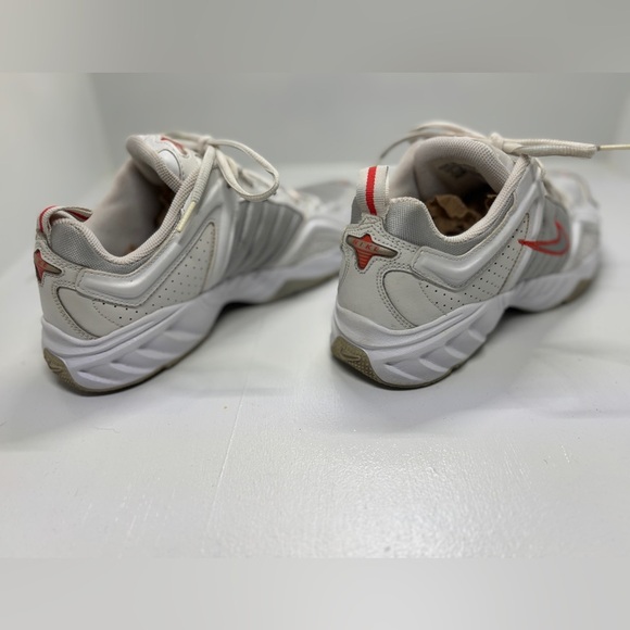 Nike Women’s Training Shoe size 9 - Picture 5 of 8